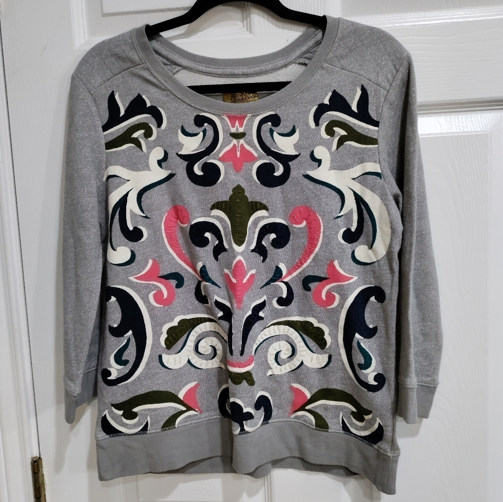 Vera Wang Princess grey crewneck sweatshirt women's size Medium